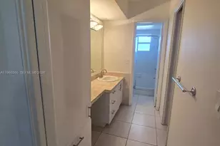 851 NE 14th Ave, Hallandale Beach, FL 33009 - Photo 18