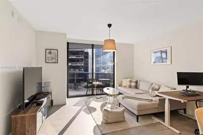 1000 Brickell Plz #4605, Miami, FL 33131 - Photo 8