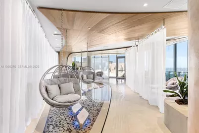 1000 Brickell Plz #4605, Miami, FL 33131 - Photo 30