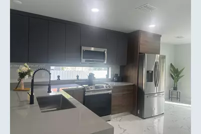 1074 NW 61st St #B, Miami, FL 33127 - Photo 4