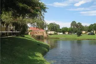 7610 Westwood Dr, Tamarac, FL 33321 - Photo 6