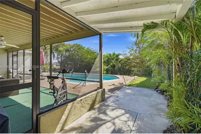 11420 NW 32nd Pl, Sunrise, FL 33323 - Photo 36