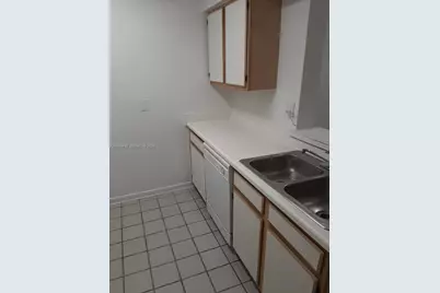 2850 N Oakland Forest Dr #110, Oakland Park, FL 33309 - Photo 10