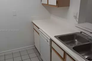 2850 N Oakland Forest Dr, Oakland Park, FL 33309 - Photo 10