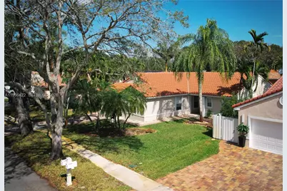 1941 SW 126th  Ave, Miramar, FL 33027 - Photo 2