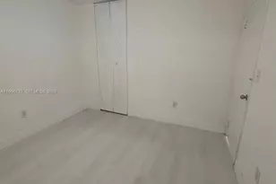 1400 W 29th St, Hialeah, FL 33012 - Photo 4