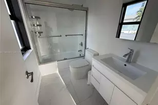 4301 Collins Ave, Miami Beach, FL 33140 - Photo 20