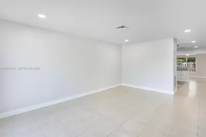 3241 NE 17th Ave, Oakland Park, FL 33334 - Photo 6