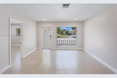 3241 NE 17th Ave, Oakland Park, FL 33334 - Photo 12