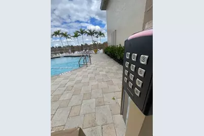 703 NE 195th St #703, Miami, FL 33179 - Photo 18