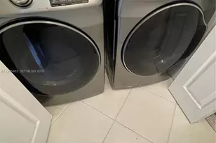 703 NE 195th St, Miami, FL 33179 - Photo 24