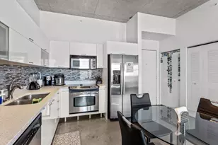 133 NE 2nd Ave, Miami, FL 33132 - Photo 2