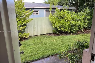 8885 NE 8th Ct, Miami, FL 33138 - Photo 18