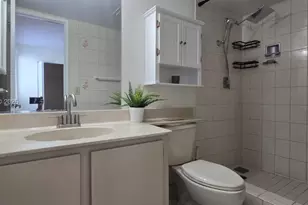 10221 Fontainebleau Blvd, Miami, FL 33172 - Photo 16