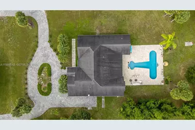 17795 SW 158th St, Miami, FL 33187 - Photo 2