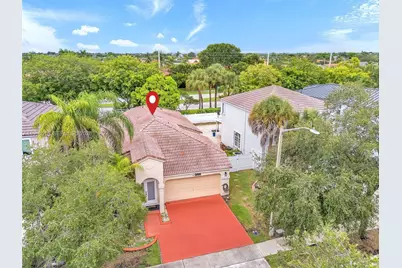 544 NW 159th Ln, Pembroke Pines, FL 33028 - Photo 2