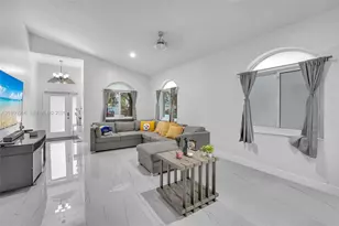 544 NW 159th Ln, Pembroke Pines, FL 33028 - Photo 6