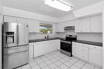 8820 SW 85th St, Miami, FL 33173 - Photo 14