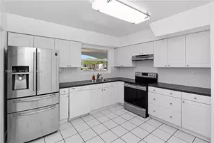 8820 SW 85th St, Miami, FL 33173 - Photo 14