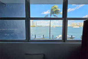 16546 NE 26th Ave, North Miami Beach, FL 33160 - Photo 10