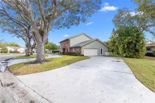 11069 Glenwood Dr, Coral Springs, FL 33065 - Photo 4