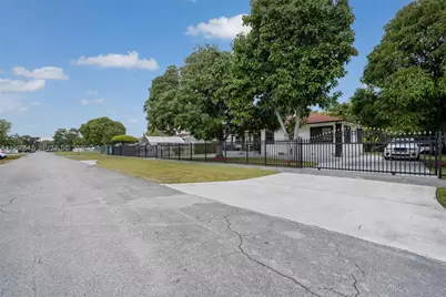65 NW 118th St, Miami, FL 33168 - Photo 16