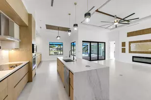 141 SE 21st St, Cape Coral, FL 33909 - Photo 8