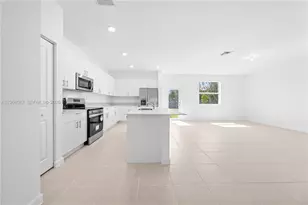 2442 SE 30th St, Homestead, FL 33035 - Photo 12