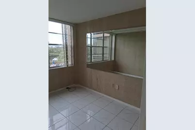 1300 St Charles Pl #302, Pembroke Pines, FL 33026 - Photo 14