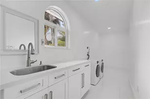 8305 NW 157th Terrace, Miami Lakes, FL 33016 - Photo 12