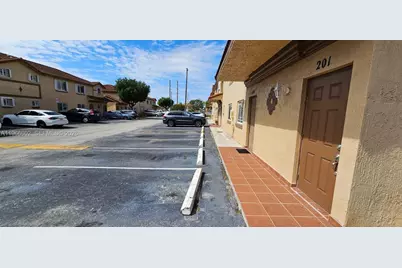17362 NW 74th Ave #201, Hialeah, FL 33015 - Photo 4