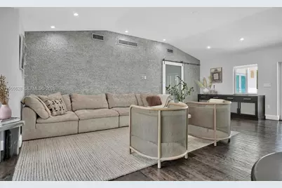 1050 Jefferson St, Hollywood, FL 33019 - Photo 14