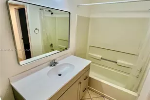 815 W Boynton Beach Blvd, Boynton Beach, FL 33426 - Photo 8