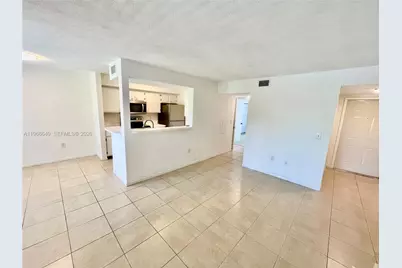 815 W Boynton Beach Blvd #4-105, Boynton Beach, FL 33426 - Photo 2