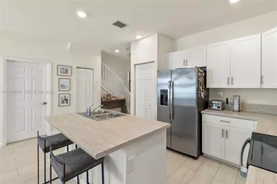 3226 W 108th St, Hialeah, FL 33018 - Photo 12