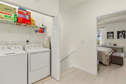 3226 W 108th St, Hialeah, FL 33018 - Photo 28