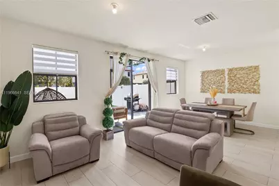 3226 W 108th St, Hialeah, FL 33018 - Photo 8