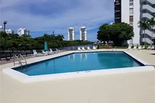 3401 N Country Club Dr, Aventura, FL 33180 - Photo 12