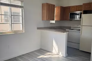 7130 Rue Versailles, Miami Beach, FL 33141 - Photo 4