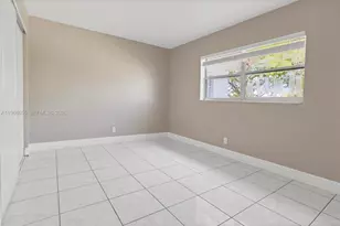 1333 S Dixie Hwy, Deerfield Beach, FL 33441 - Photo 10