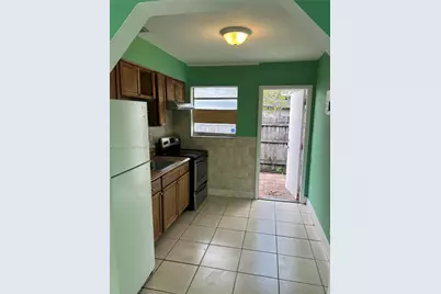 1013 Foster Rd #1, Hallandale Beach, FL 33009 - Photo 2