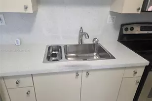 8425 NW 8th St, Miami, FL 33126 - Photo 14