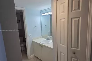 8425 NW 8th St, Miami, FL 33126 - Photo 34