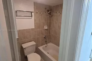 8425 NW 8th St, Miami, FL 33126 - Photo 32