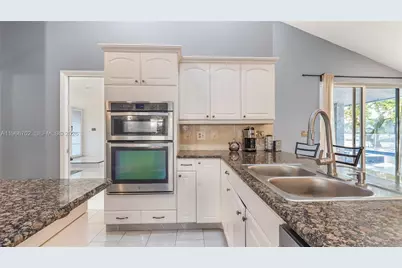 1510 NW 97th Ter, Coral Springs, FL 33071 - Photo 30