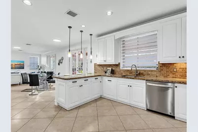 1469 Kite Ct, Weston, FL 33327 - Photo 14