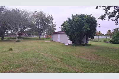 23700 SW 207th Ave, Homestead, FL 33031 - Photo 4