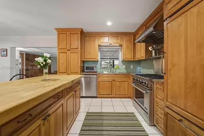 1400 SW 12th Ct, Fort Lauderdale, FL 33312 - Photo 20