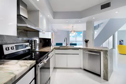 6767 Collins Ave #1903, Miami Beach, FL 33141 - Photo 10