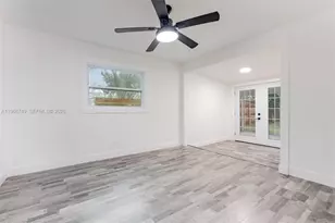 2916 Hawthorne St, Sarasota, FL 34239 - Photo 10